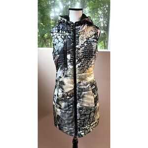Simply Art Dolcezza Hooded Puffer Vest. Size S.